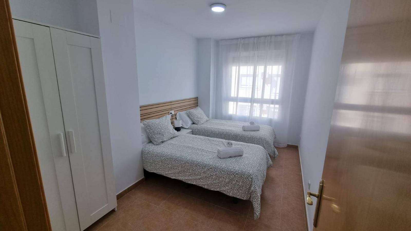 Moderno Apartamento 3 Dormitorios, Garaje Y Piscina La Algaba Eksteriør bilde